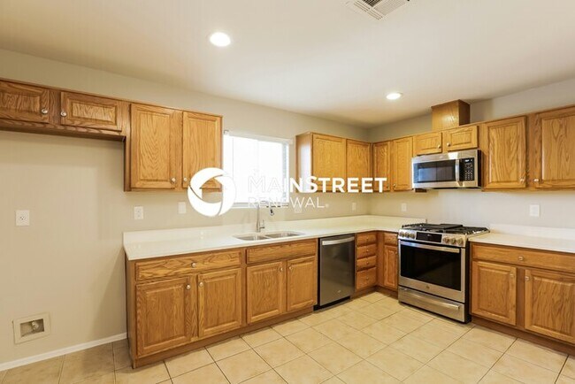 Building Photo - 3 Bedroom Pet-Friendly Home in MESA, AZ with Main Street Renewal