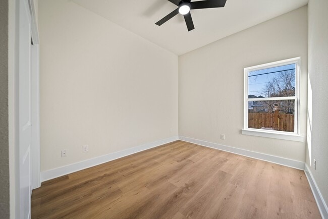 Building Photo - 234 E 39th St