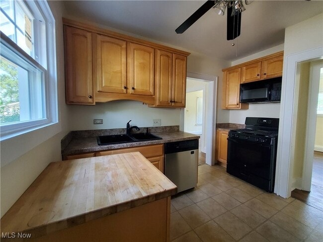 Building Photo - 1686 Avalon Rd