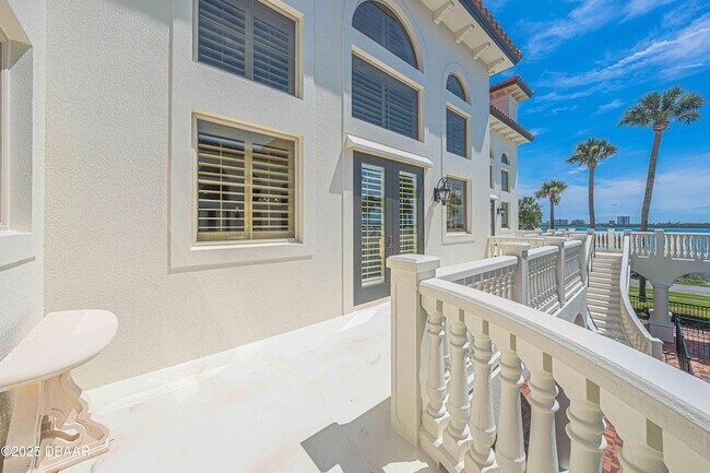 Building Photo - 5090 Riverside Dr