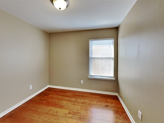 Building Photo - 4403 Thistle Pond Ct