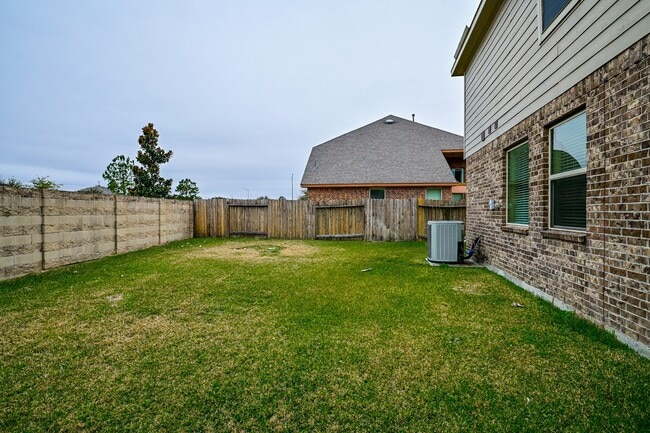 Building Photo - 6026 Baileys Run Ln