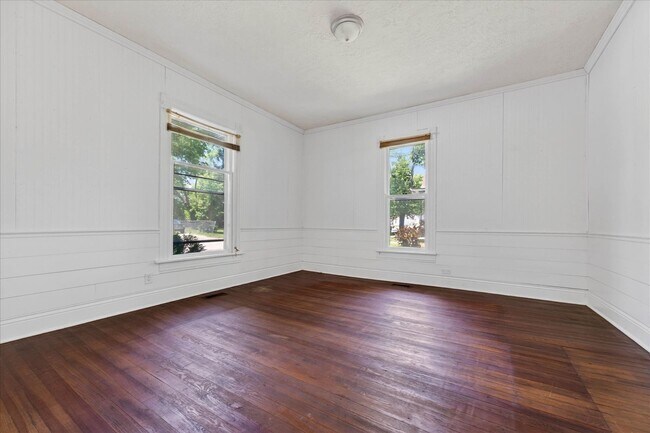 Building Photo - 132 S McPherson St