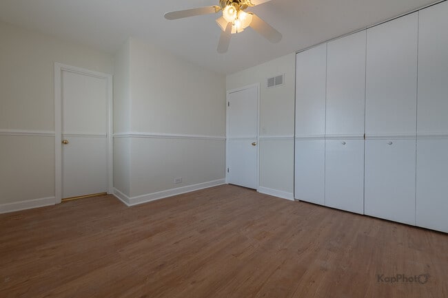 Building Photo - 102 N Waterford Dr