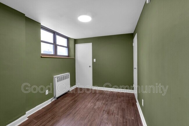 Building Photo - 279 Linwood Ave