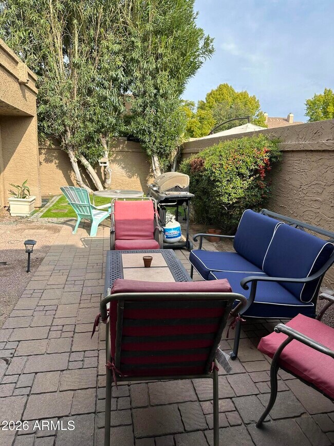 Building Photo - 7908 E Solano Dr