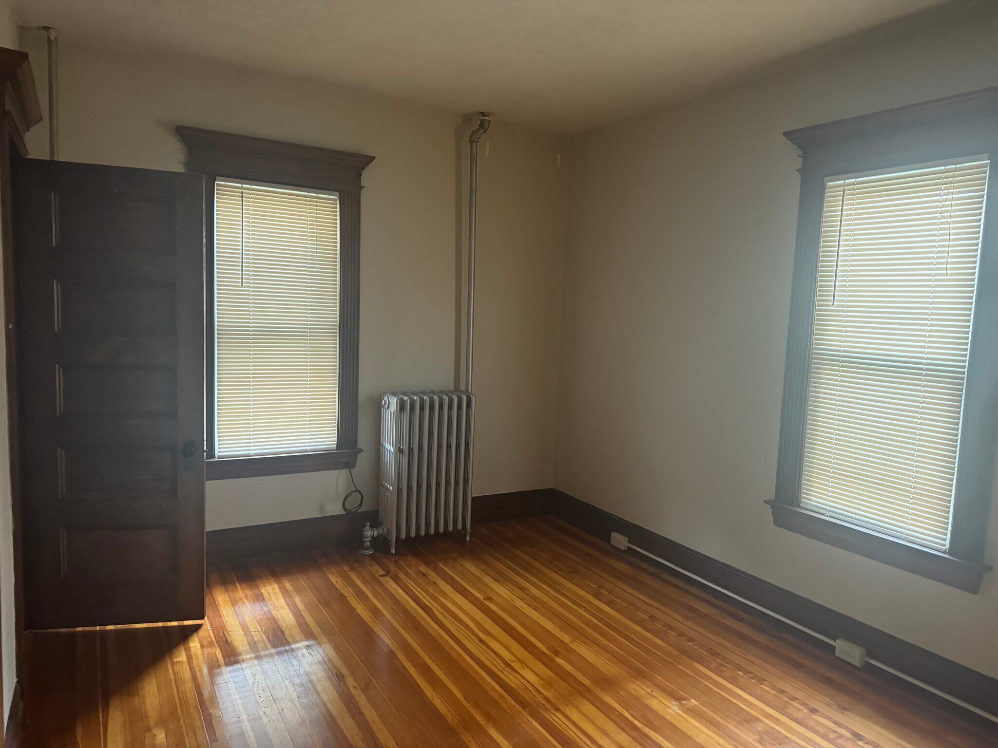 Building Photo - 29 Roxbury St