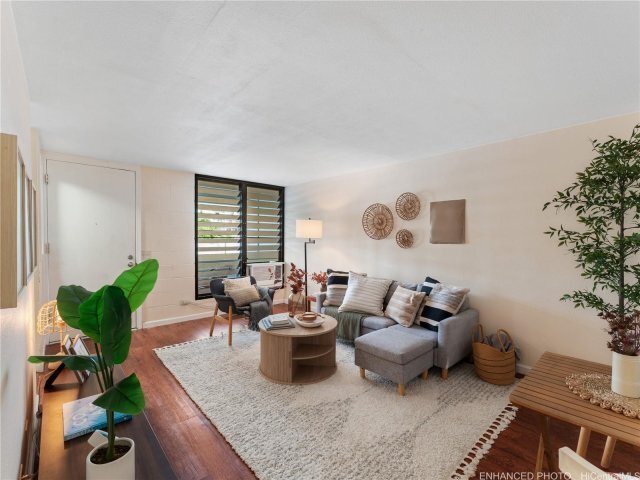 Building Photo - 1541 Dominis St