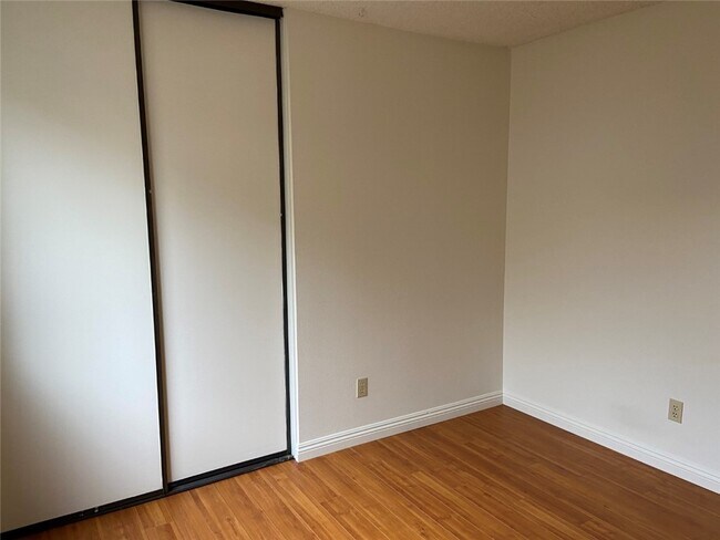 Building Photo - 20429 Amhurst Dr