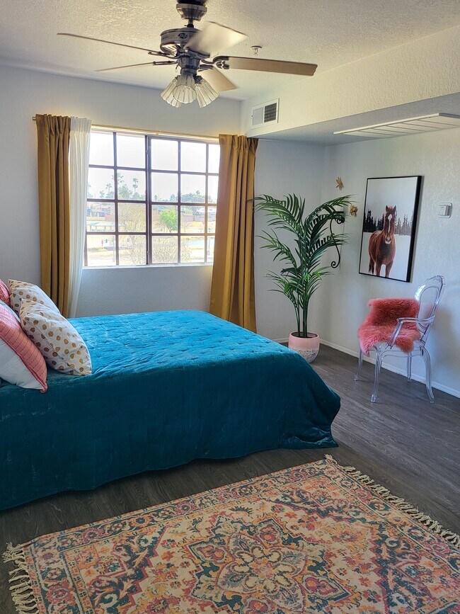 Building Photo - 1211 N Miller Rd