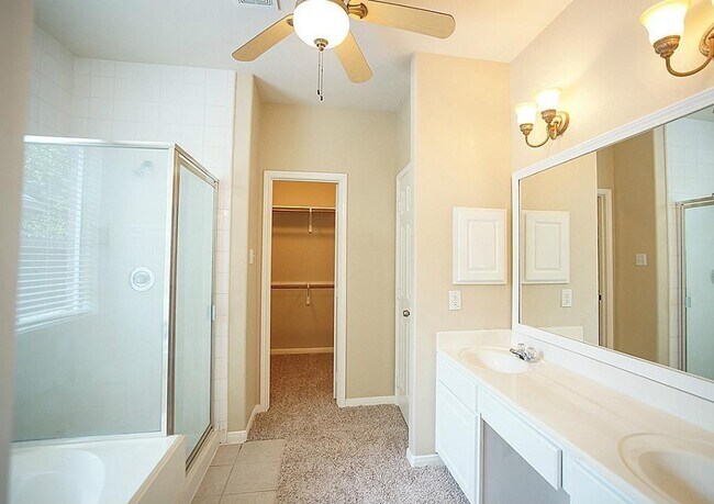 Building Photo - 21645 Forest Colony Dr