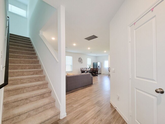Building Photo - Ready to move in! The Granville floor plan...