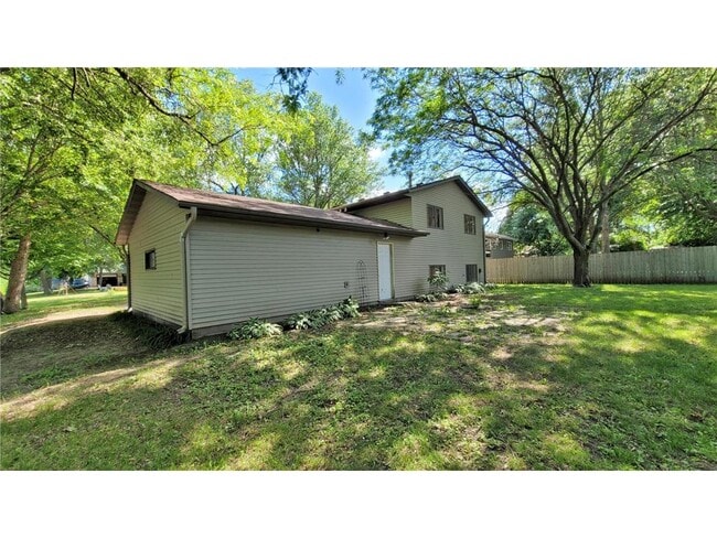 Building Photo - 512 Nelson Ct