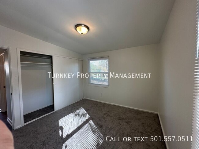 Building Photo - 27 Ivy Dr