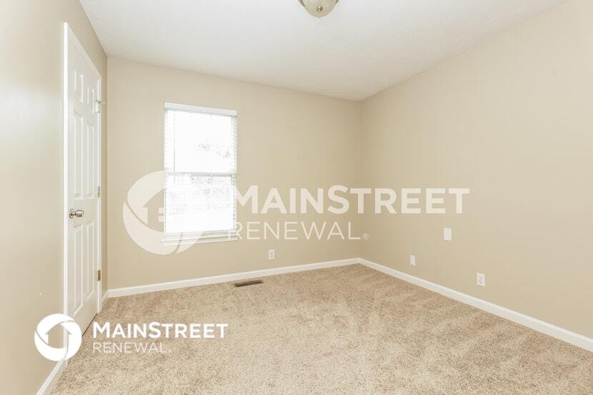 Building Photo - 728 Stone Hedge Dr