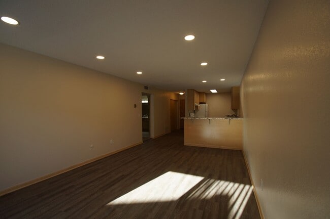 Building Photo - Modern First-Floor One Bedroom with In-Unit Laundry