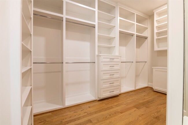 Building Photo - 1507 Martin St