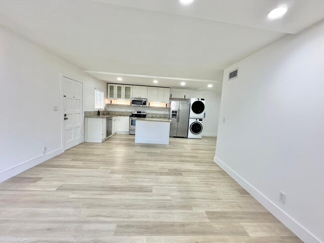 Building Photo - 1271 NW 13th St