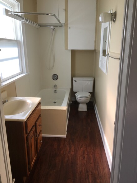 Bathroom - 7205 N Fiske Ave