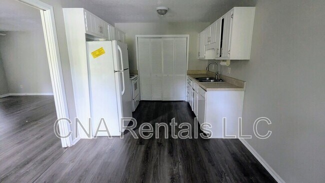 Building Photo - 1459 N Diane Ct