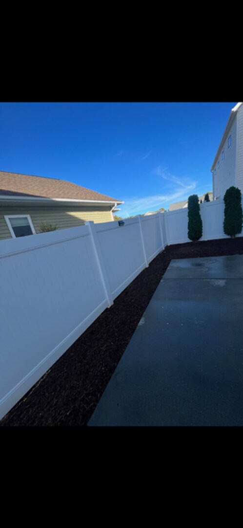 Building Photo - Beautiful 3-Bedroom, 3-Bathroom Townhome N...