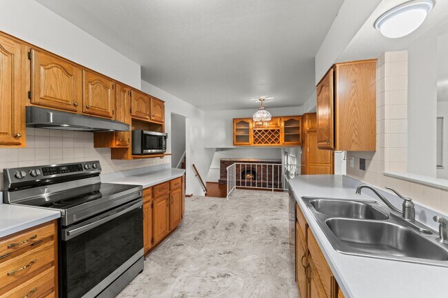 Building Photo - 4025 N Carefree Cir