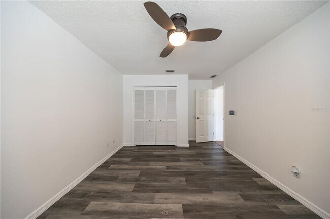 Building Photo - 923 Sand Crest Dr