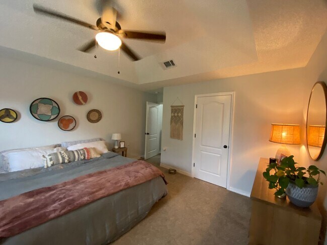 Building Photo - 6486 Surfside Cove