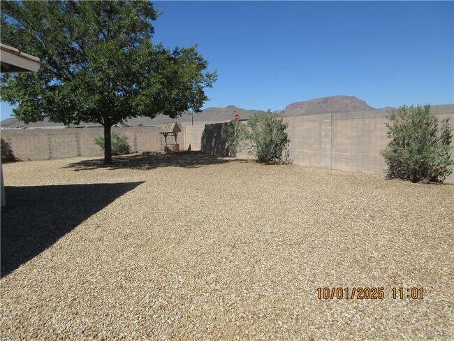 Building Photo - 2301 Graystone Dr