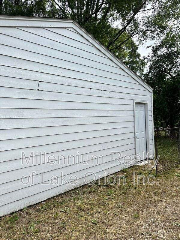 Building Photo - 4811 Summerhill Dr