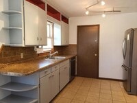 Building Photo - 1403