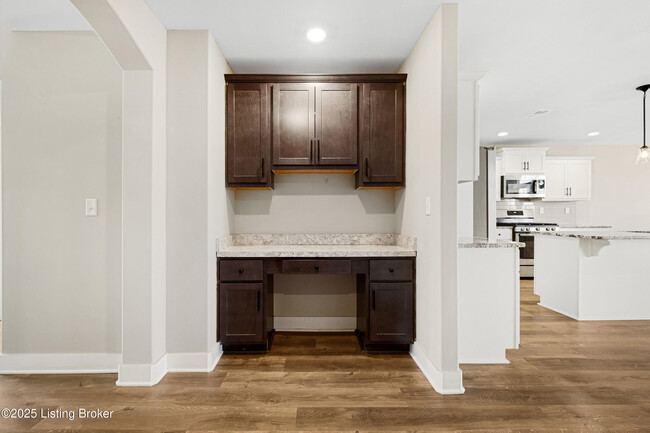 Building Photo - 9203 Harvester Pl