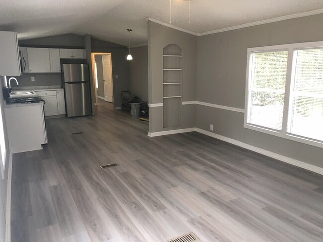 Building Photo - 295 E Wright St