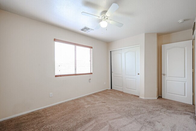 Building Photo - Beautiful 7 bedroom