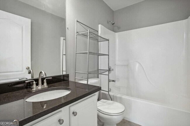 Building Photo - 2360 Johnson Rd NE