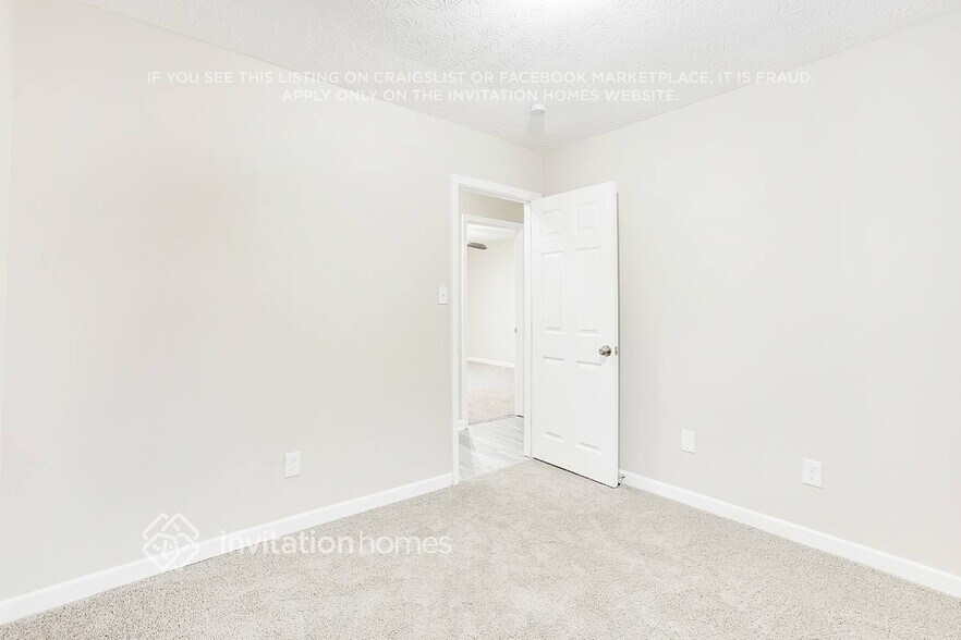 Building Photo - 210 Hunt Ridge Dr