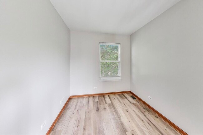 Building Photo - 2710 Glenwood Ct