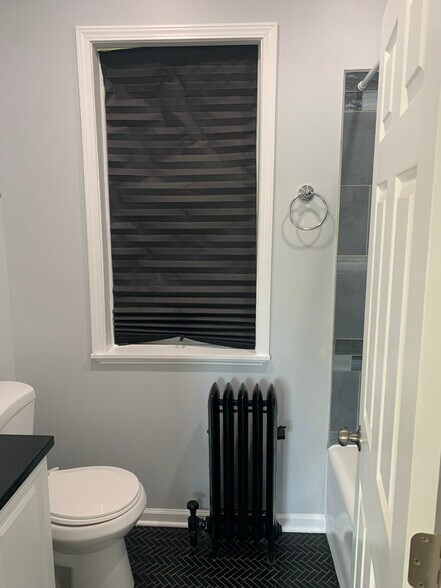 Building Photo - 8115 S Langley Ave