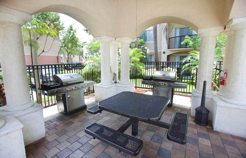 BBQ area - 2033 SE 10th Ave