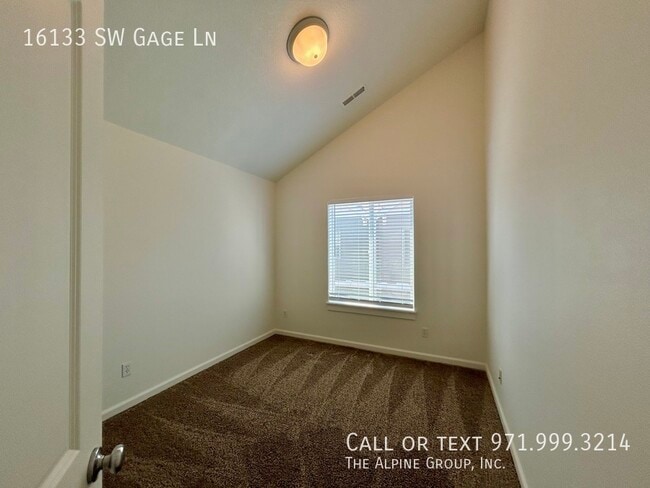 Building Photo - 16133 SW Gage Ln