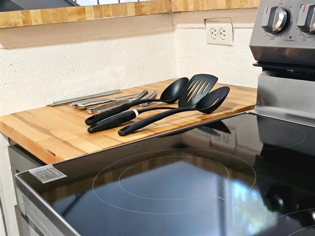 Building Photo - 7152 Fair Oaks Ave