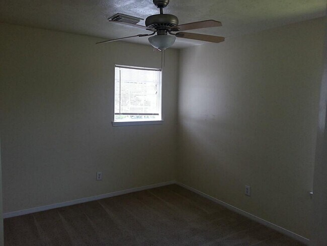 Building Photo - 23319 Cape Cottage Ct