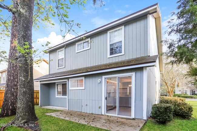 Building Photo - 9539 Glenn Abbey Way