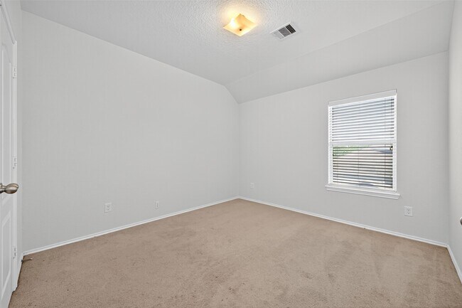 Building Photo - 21583 Rose Mill Dr