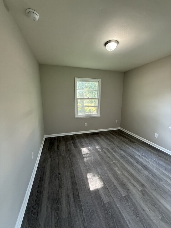 Building Photo - 505 18th Ave NW