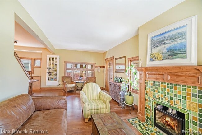 Building Photo - 356 Ferndale Ave