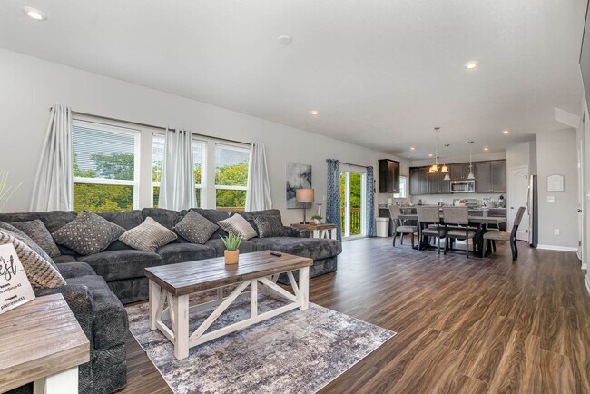 Building Photo - Brand new construction in well-kept HOA community.