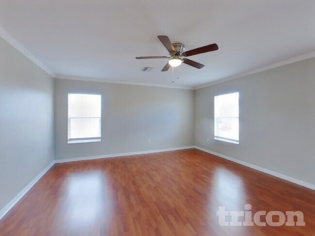 Building Photo - 2511 Brownwood Dr