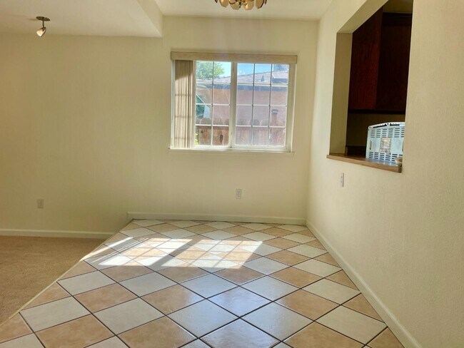 Building Photo - 1375 Mitchell Ln