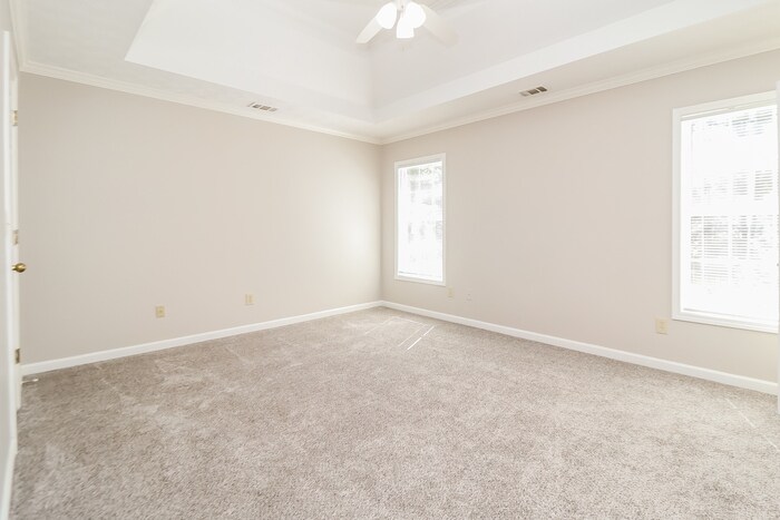 Building Photo - 155 Somerset Dr